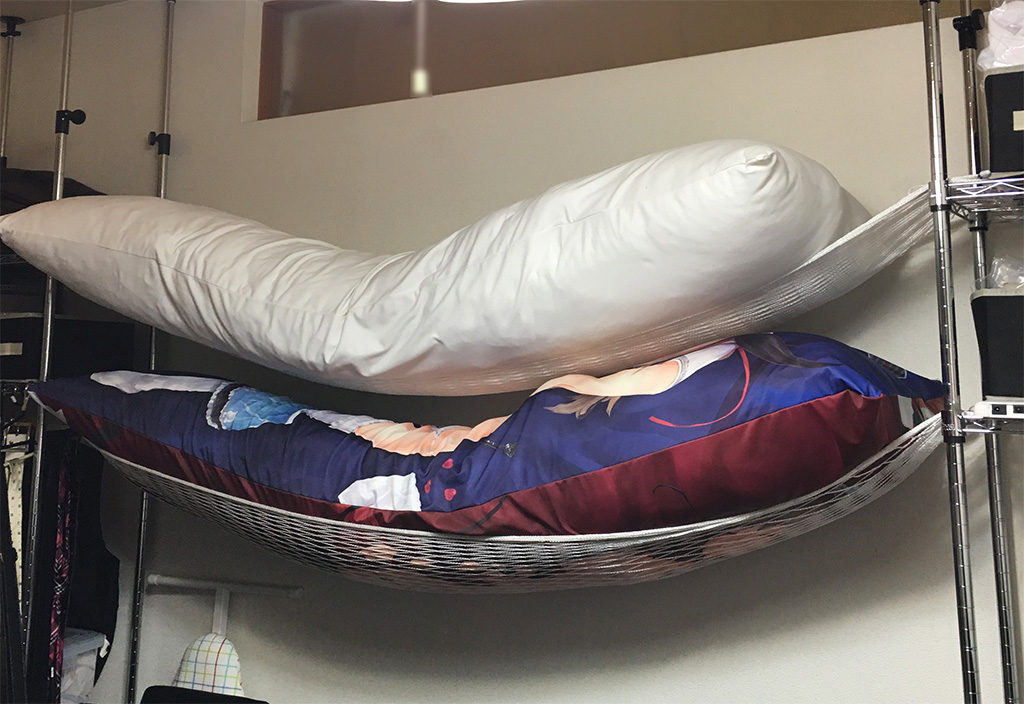 2次元抱き枕カバー保存方法-つっぱりラック＆ハンモック